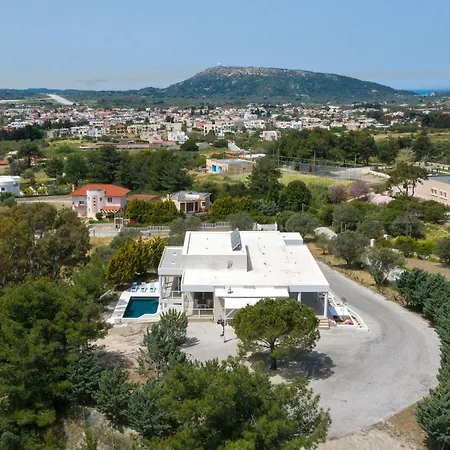 Hilltop Luxury Villa *